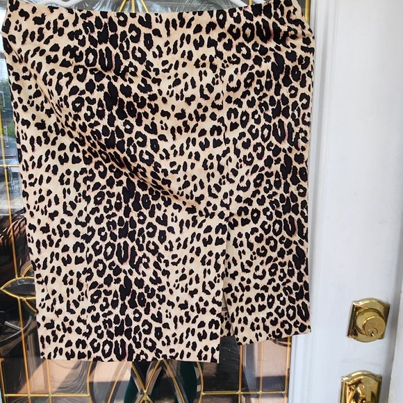 Leopard Print Strapless Top with Matching Skirt by Bebe, Size SX, Good condition - Picture 4 of 6